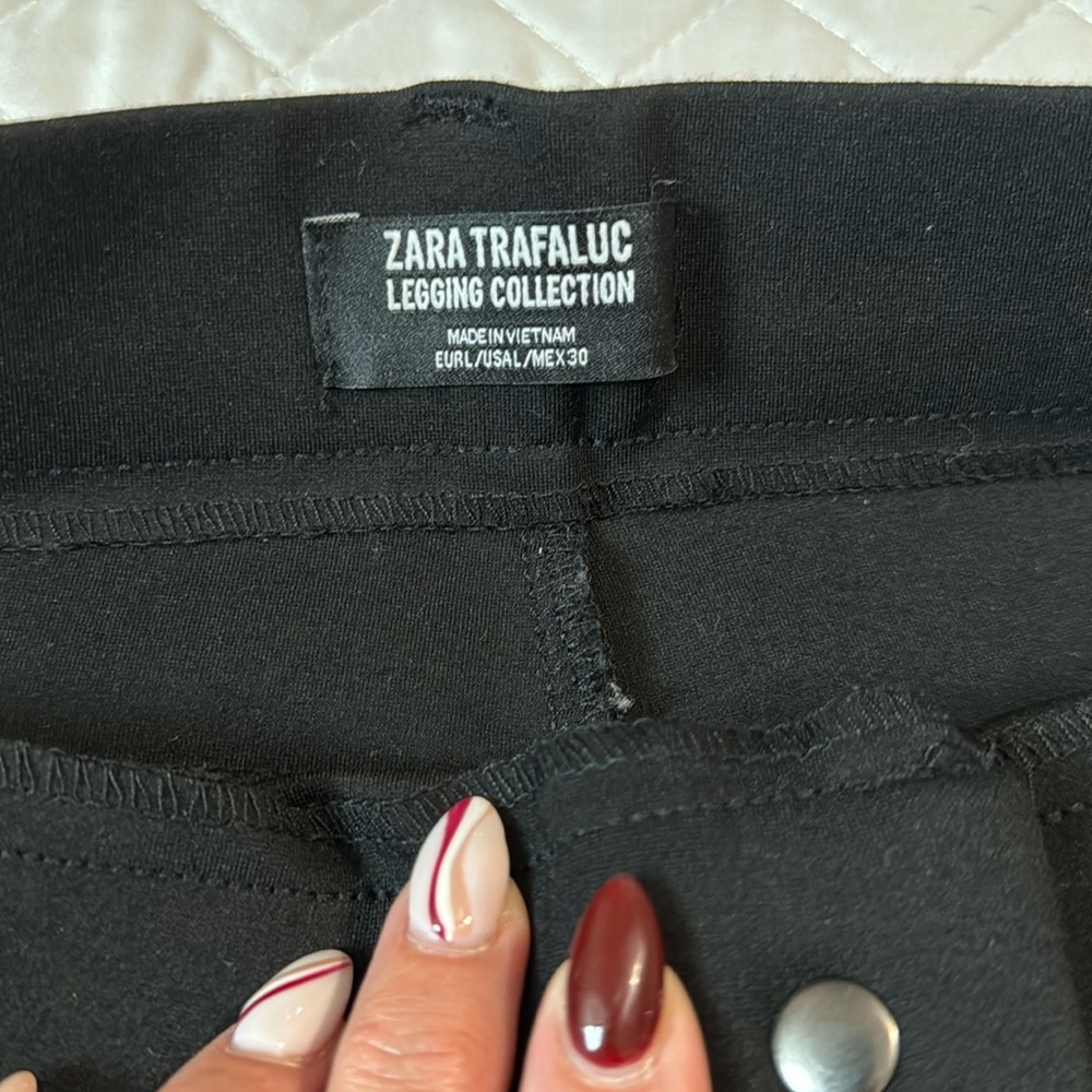 Zara very nice   stretch black pant